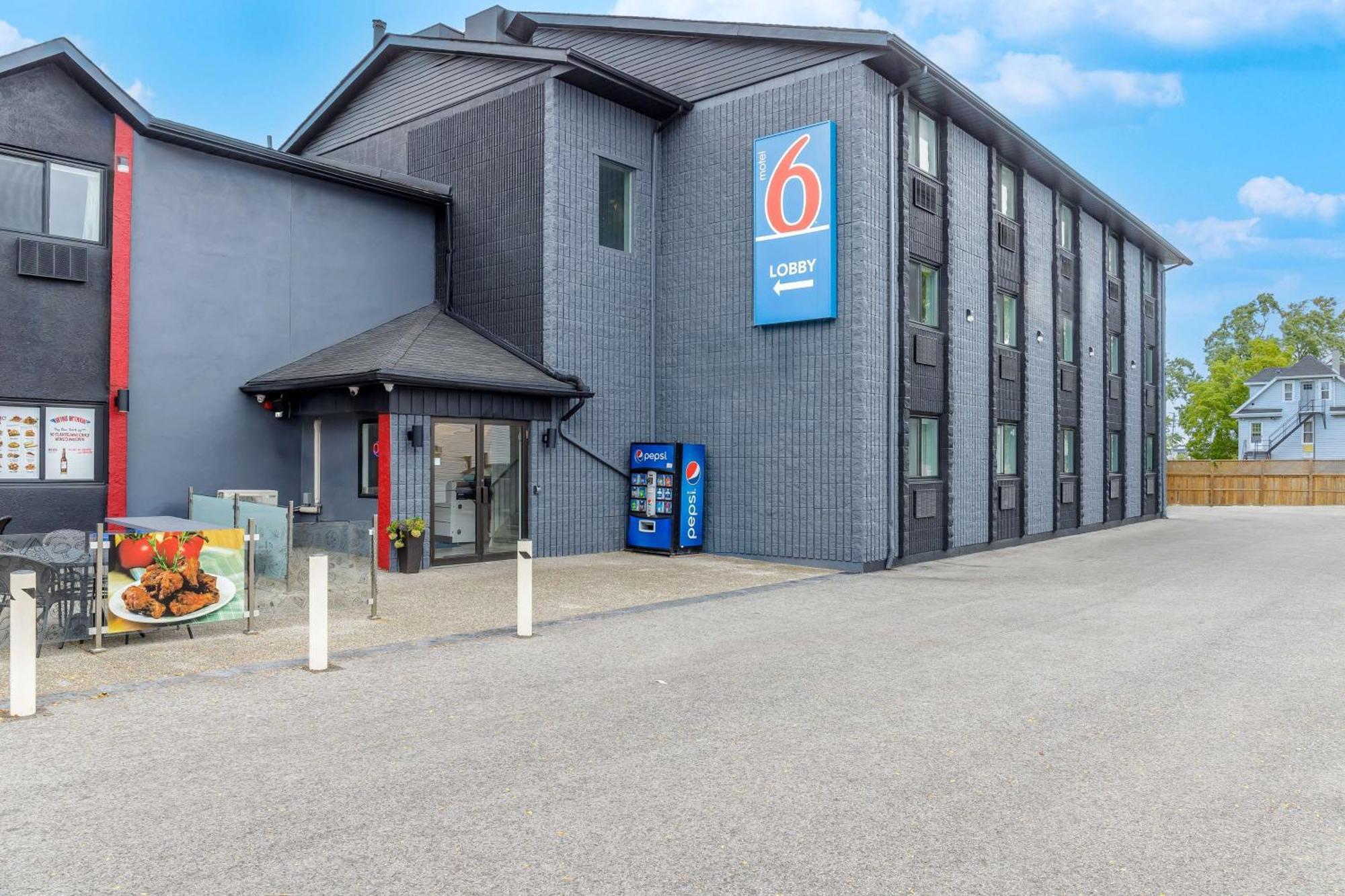 Motel 6 Niagara Falls, On Near The Falls エクステリア 写真